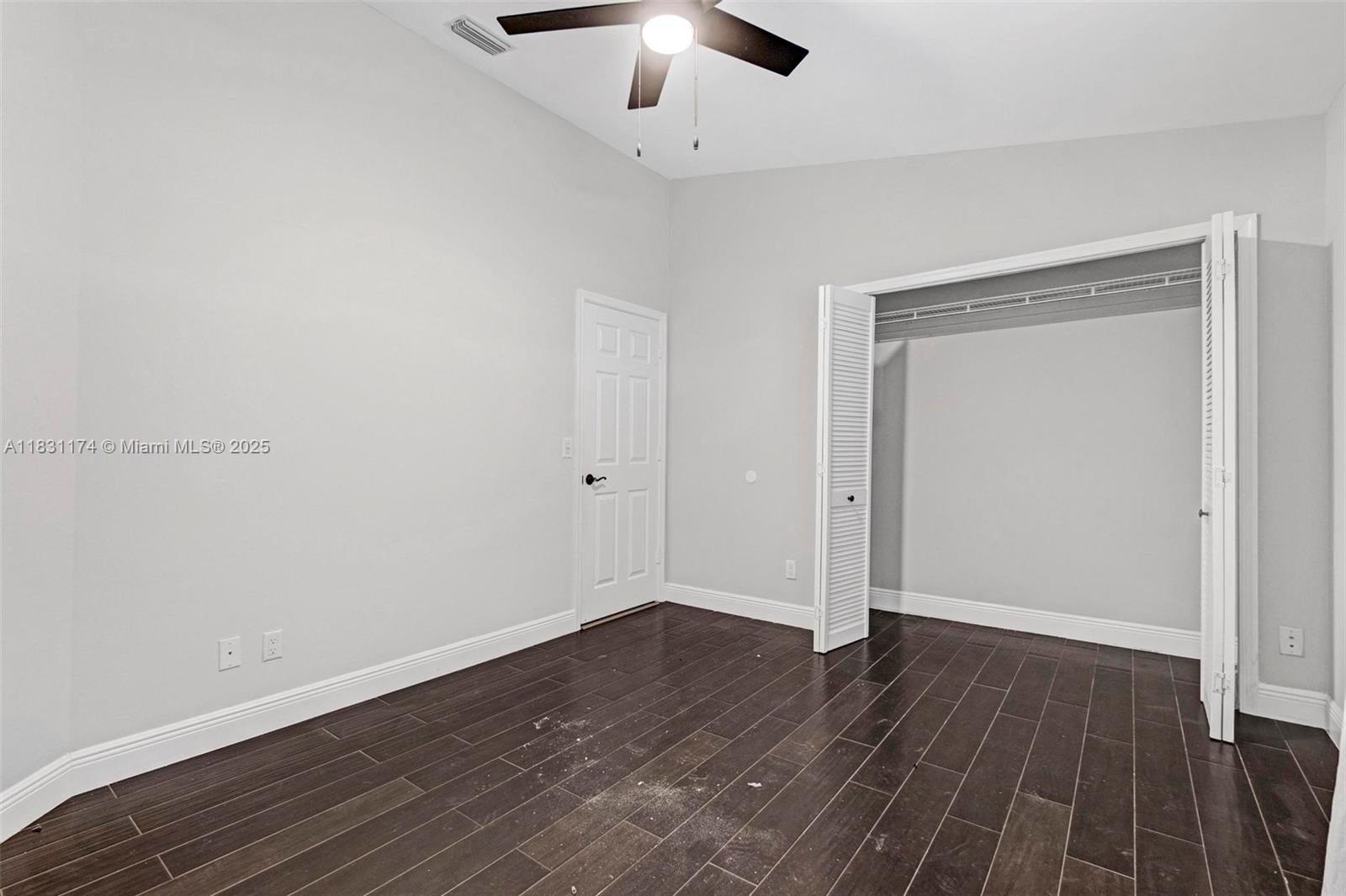 5621 Carriage Ln