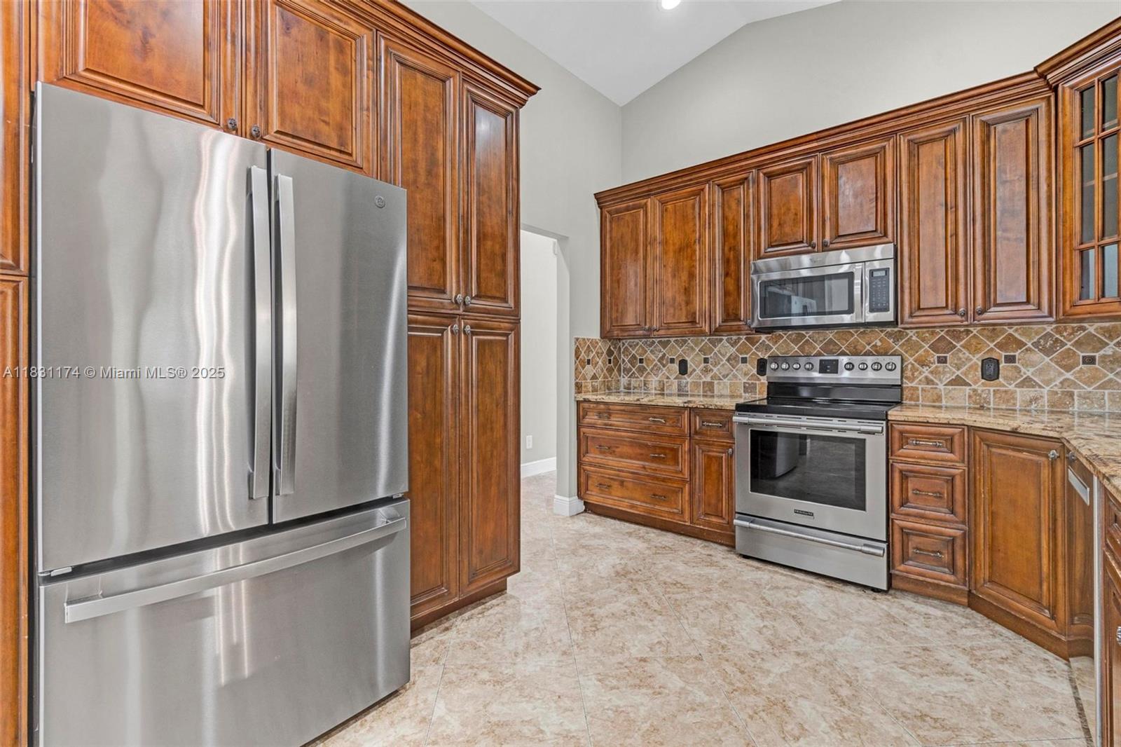 5621 Carriage Ln