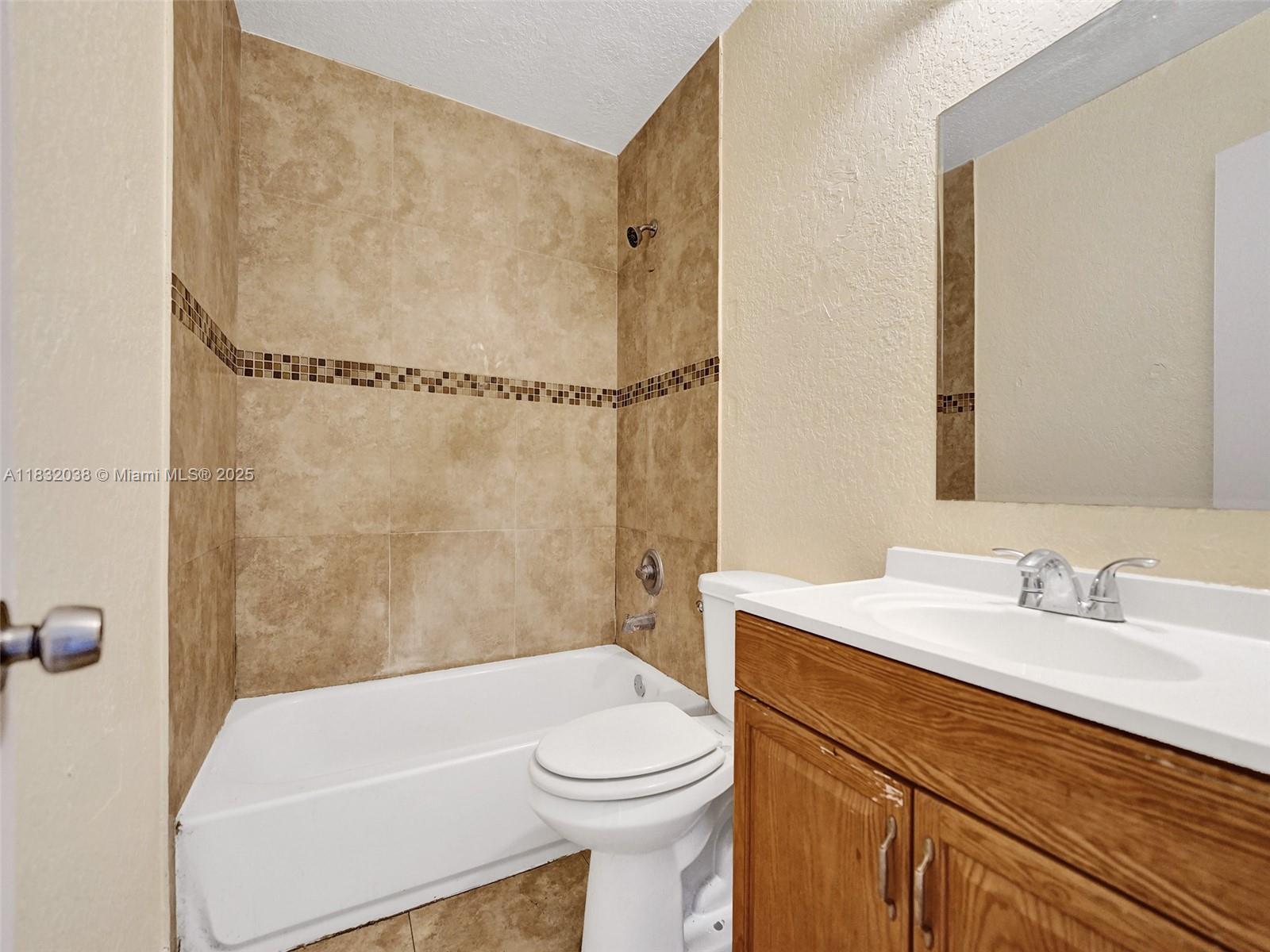 1101 W Prospect Rd # 3