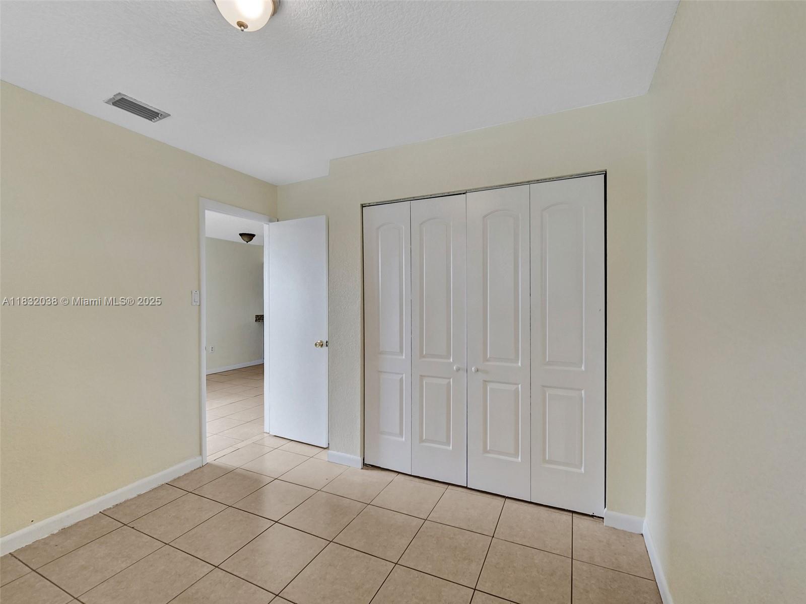 1101 W Prospect Rd # 3