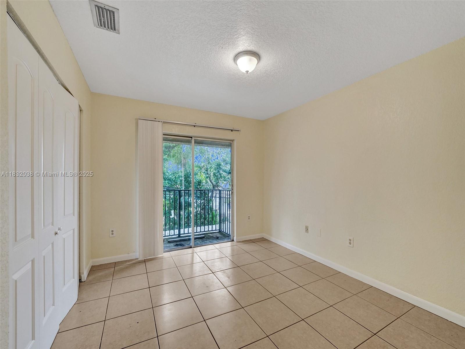 1101 W Prospect Rd # 3
