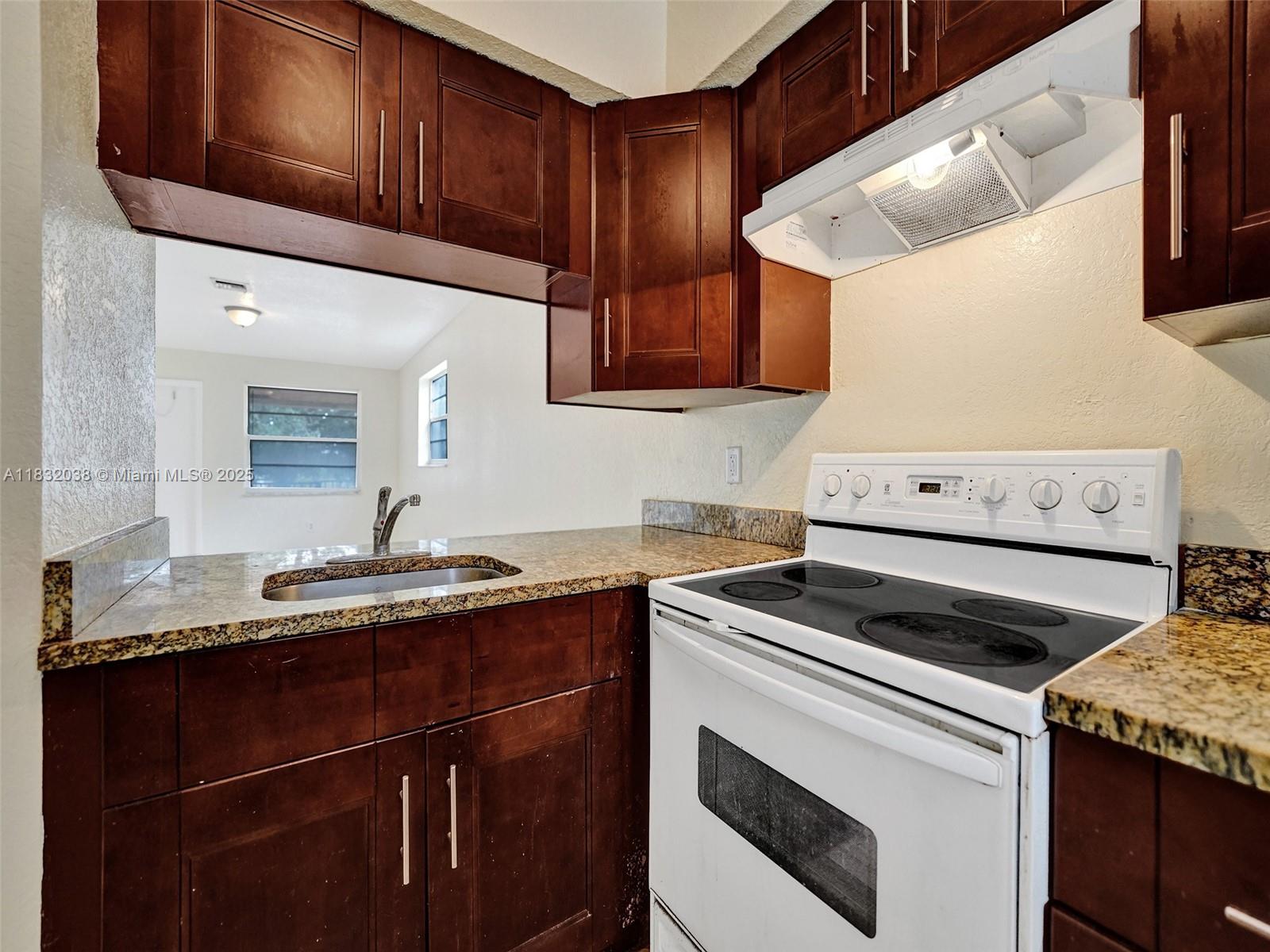 1101 W Prospect Rd # 3