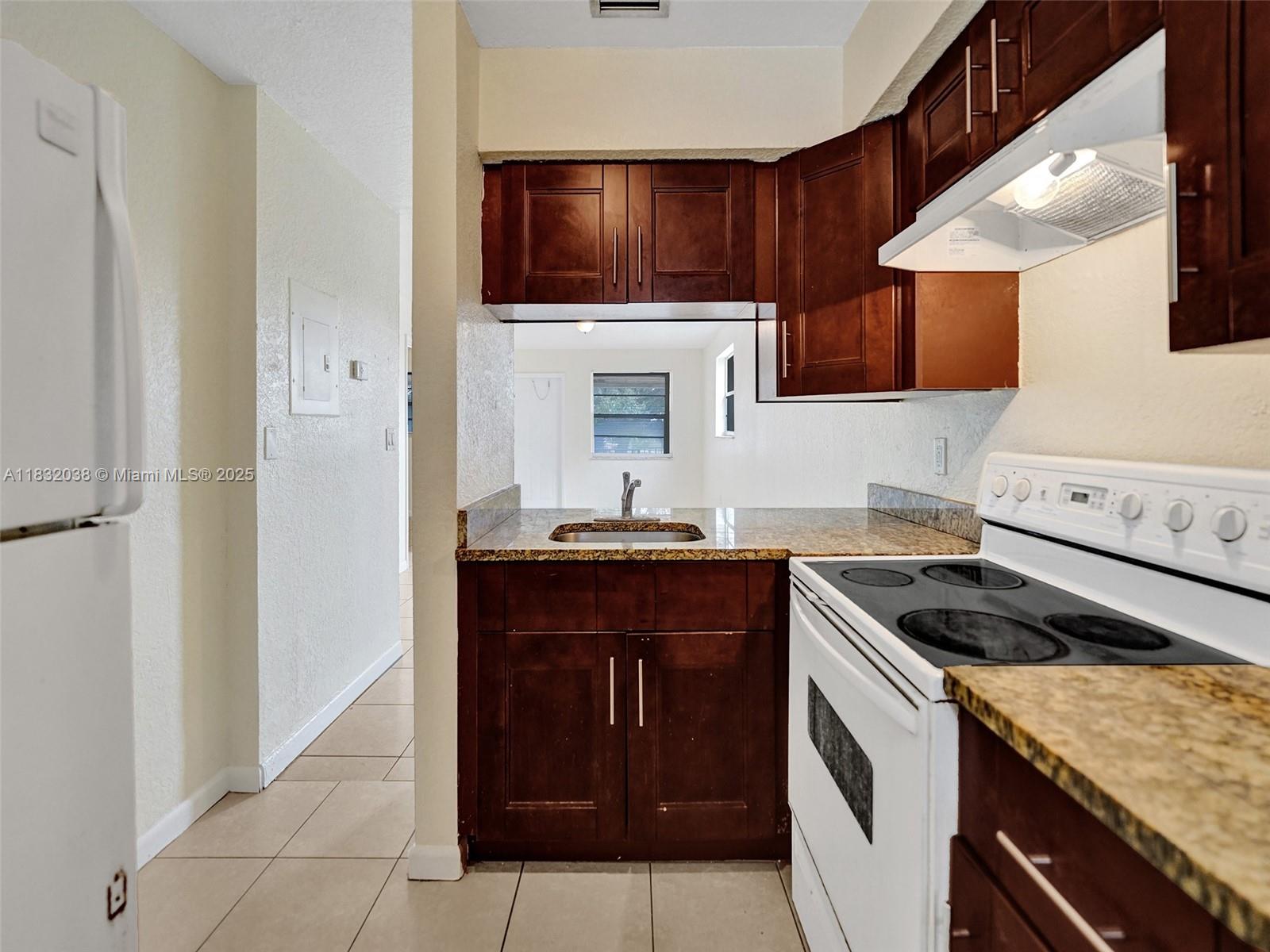 1101 W Prospect Rd # 3