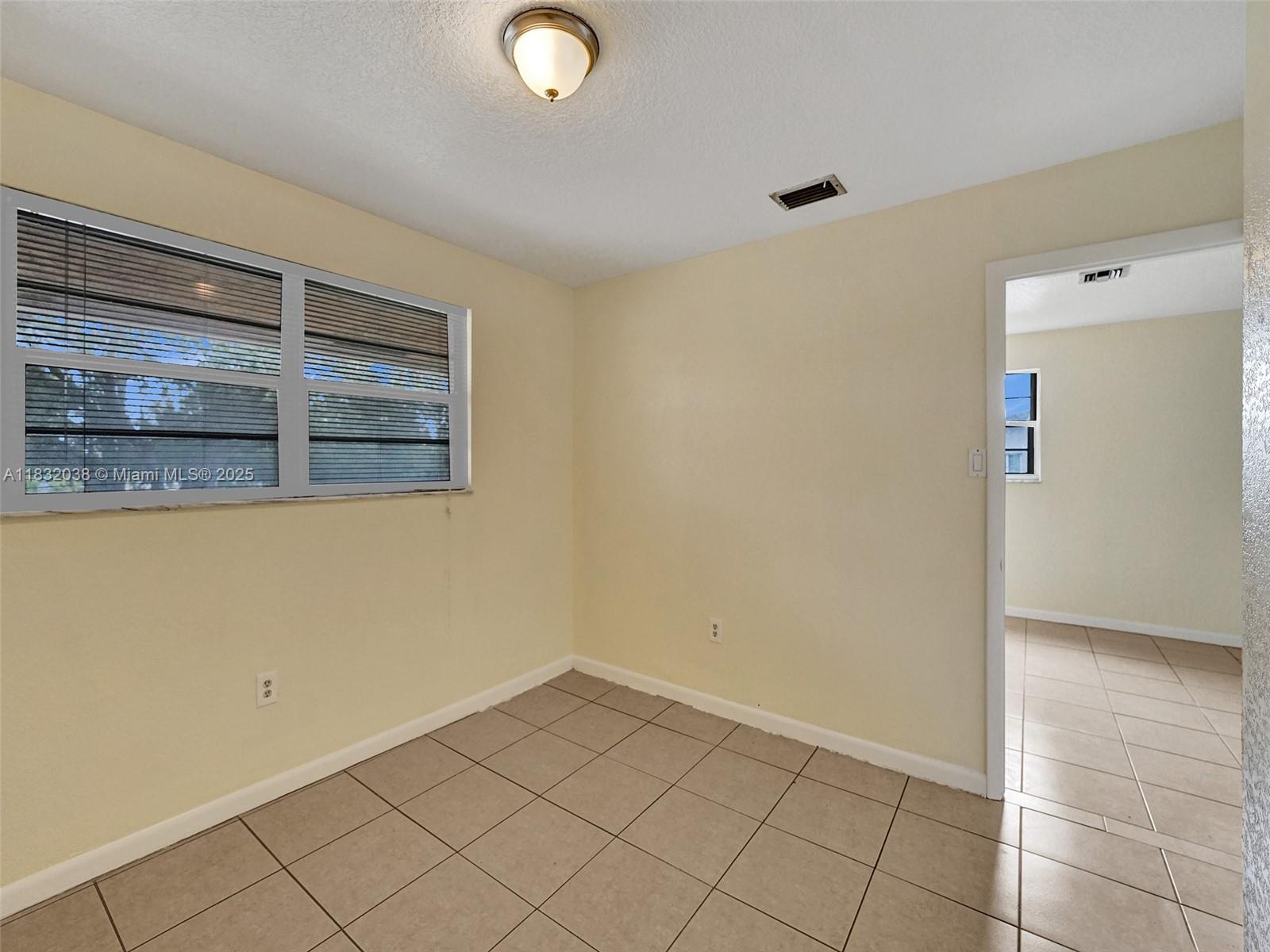 1101 W Prospect Rd # 3