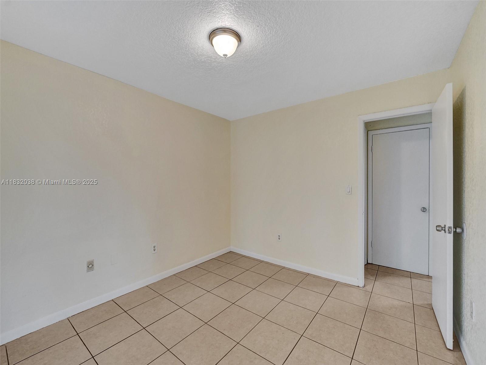 1101 W Prospect Rd # 3