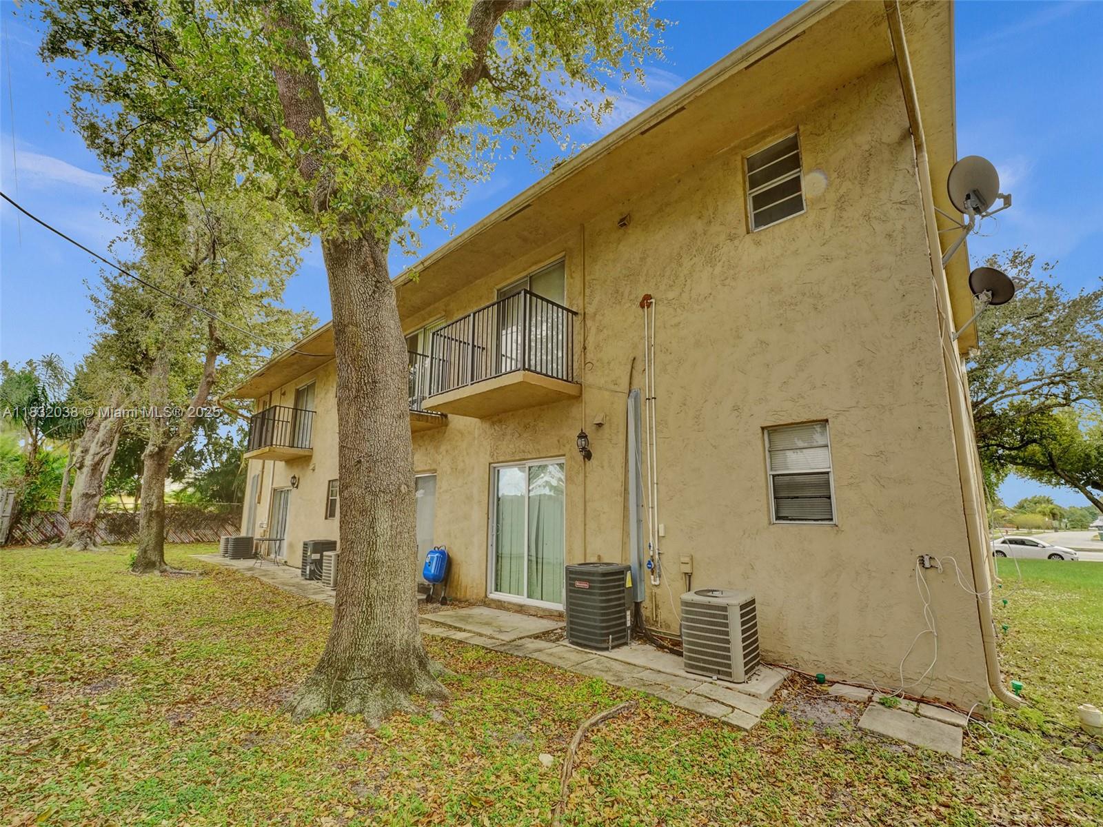 1101 W Prospect Rd # 3