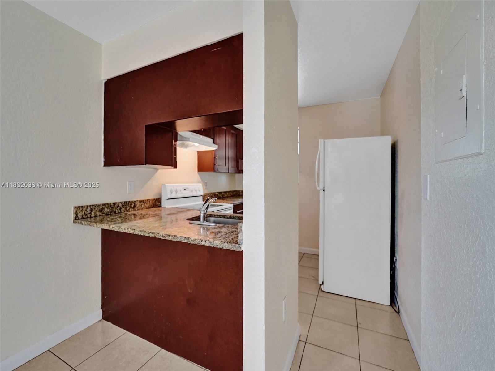 1101 W Prospect Rd # 3