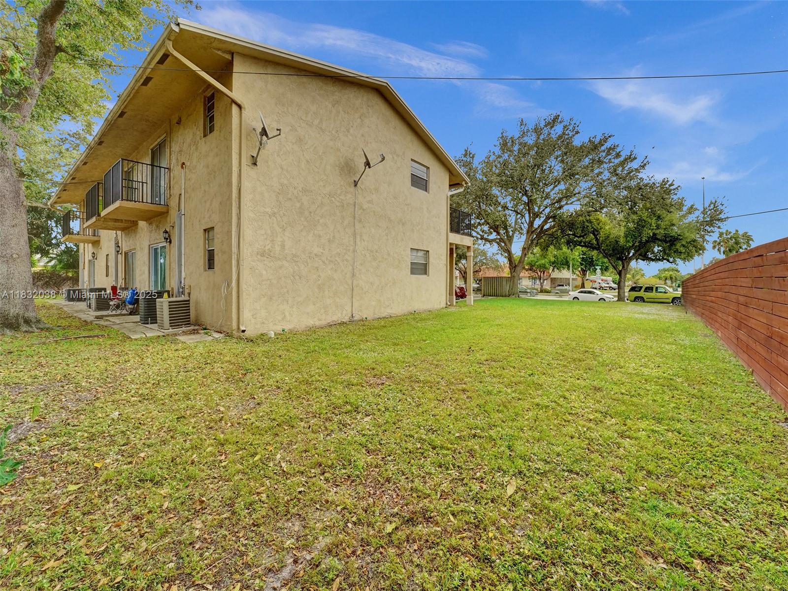1101 W Prospect Rd # 3