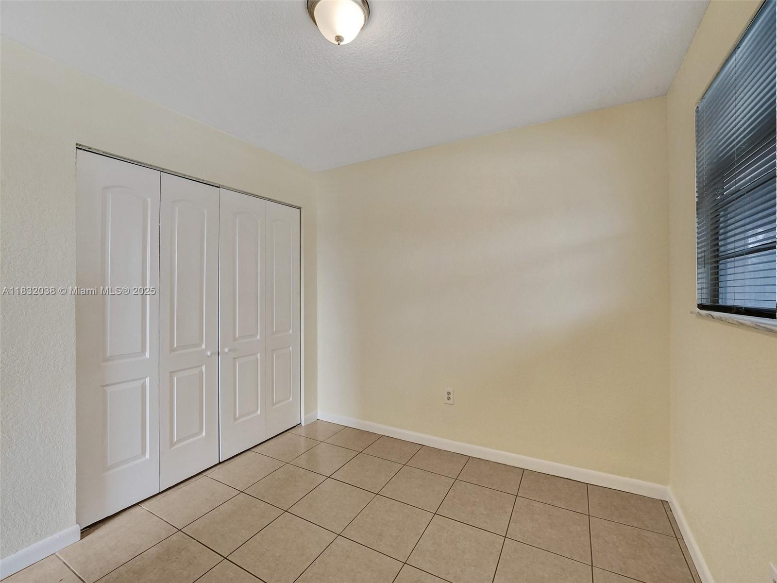 1101 W Prospect Rd # 3