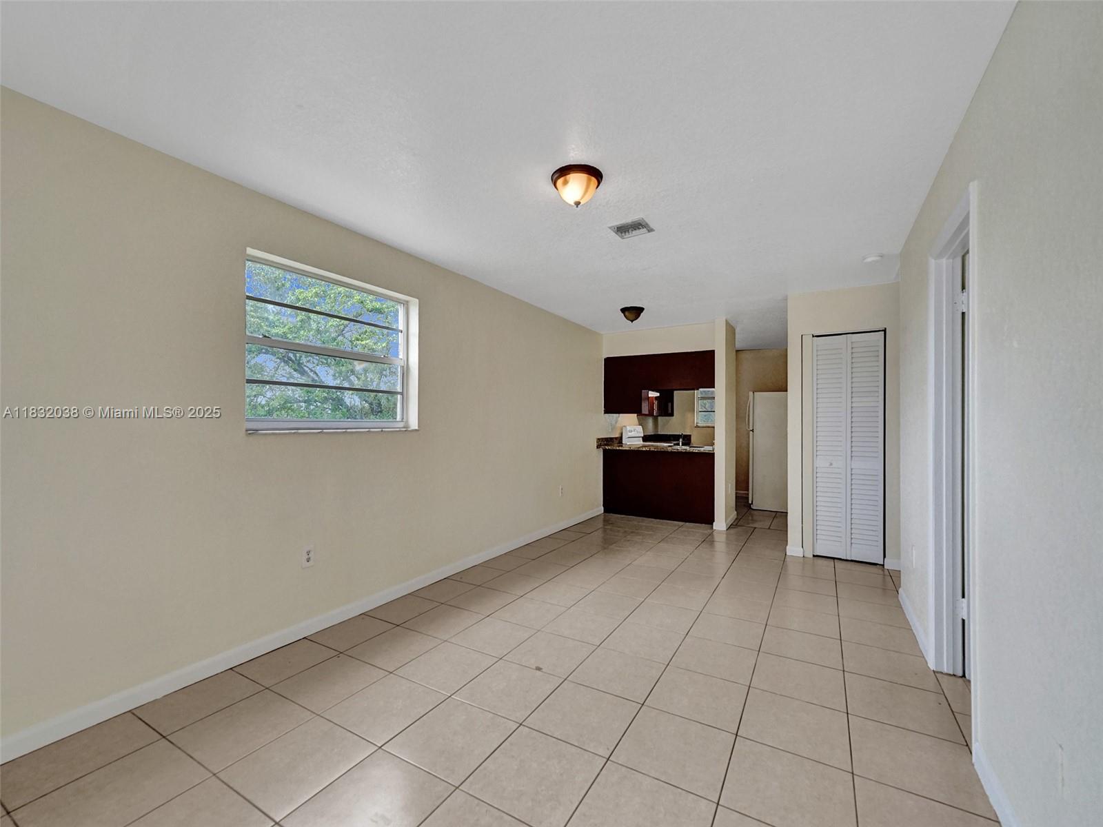 1101 W Prospect Rd # 3