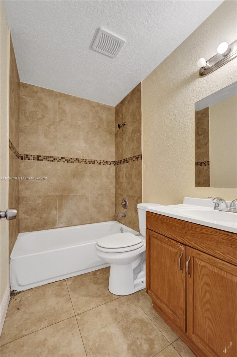 1101 W Prospect Rd # 3