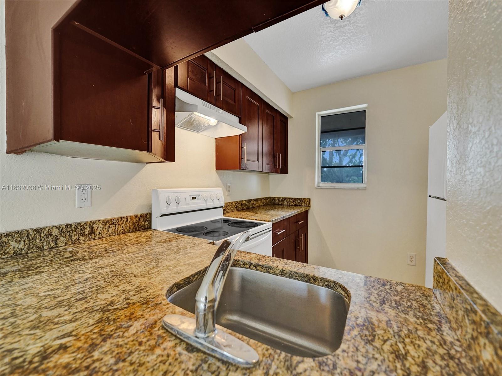 1101 W Prospect Rd # 3