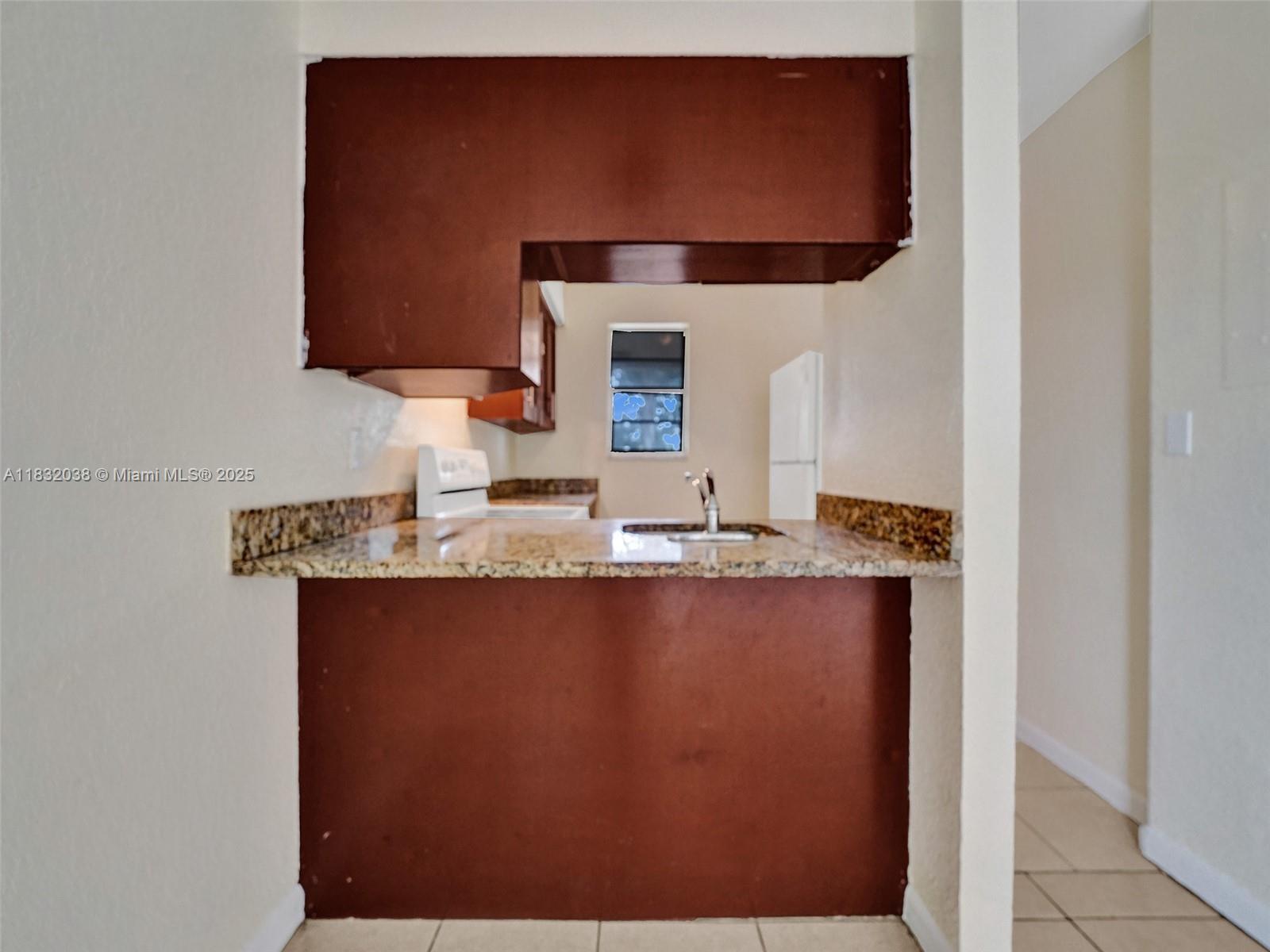 1101 W Prospect Rd # 3