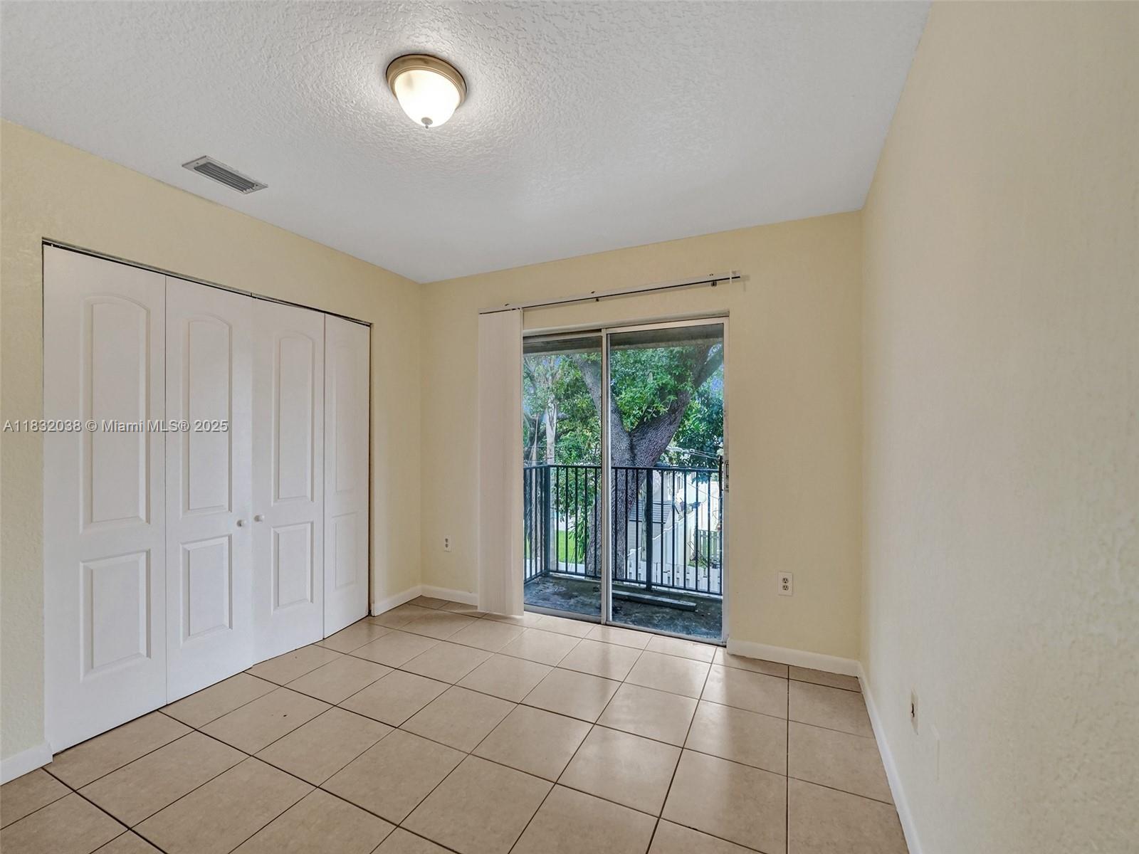 1101 W Prospect Rd # 3