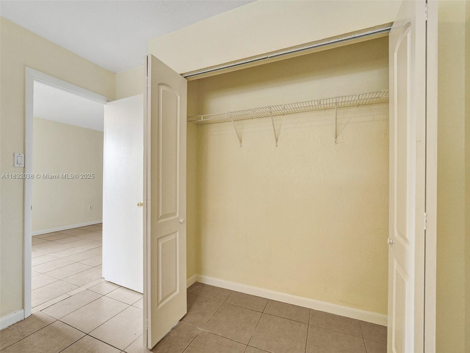 1101 W Prospect Rd # 3