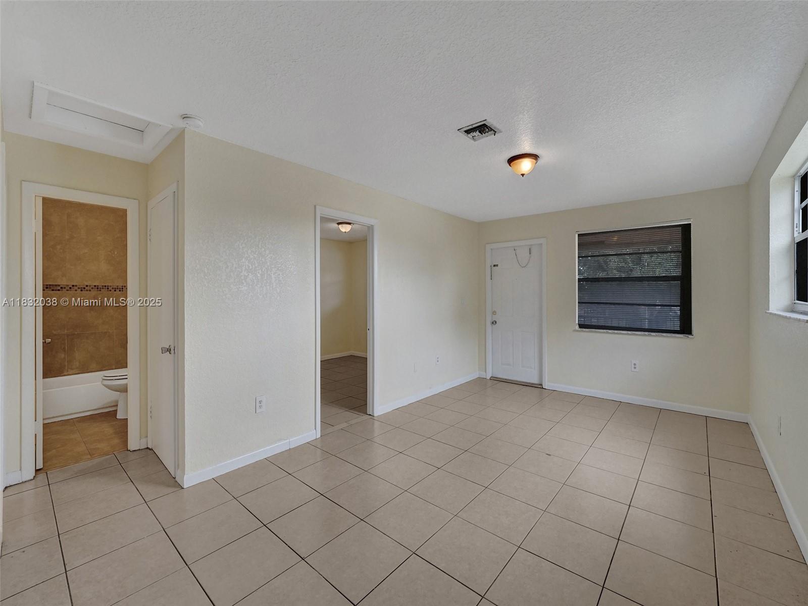 1101 W Prospect Rd # 3
