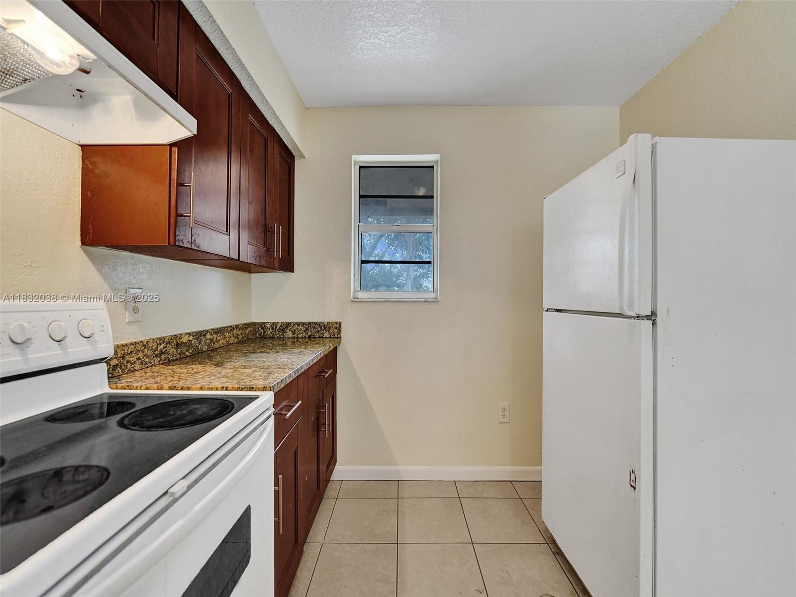1101 W Prospect Rd # 3