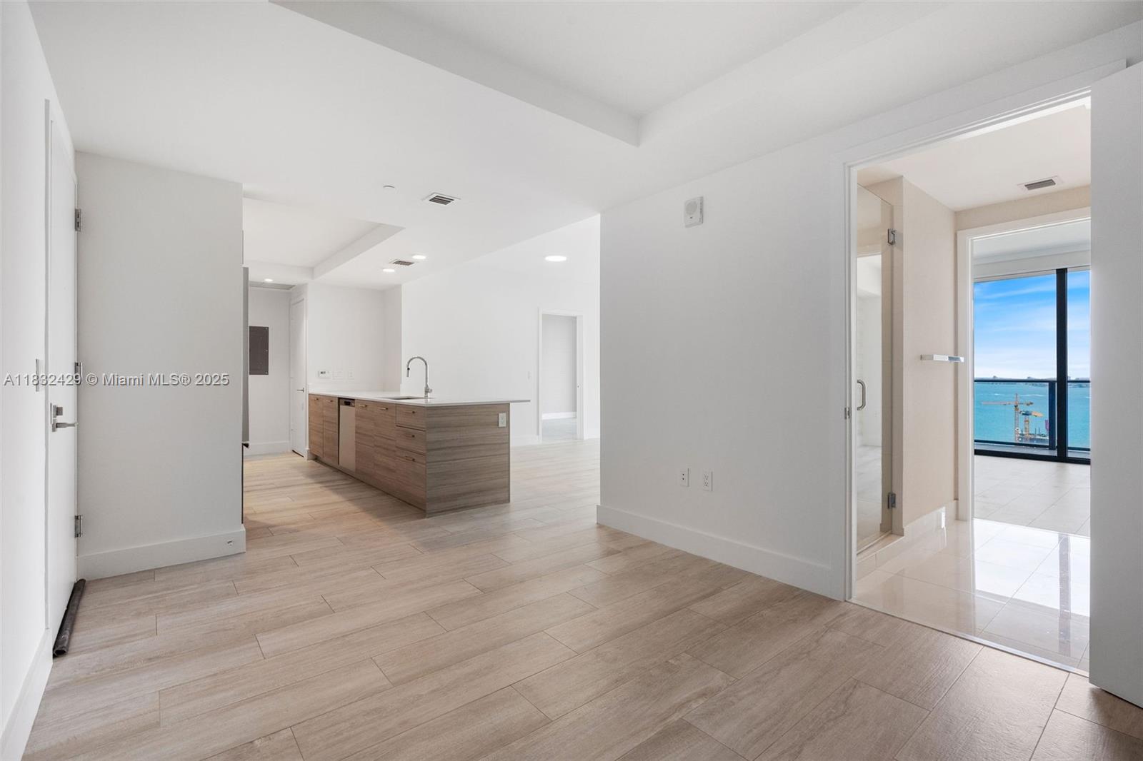 121 NE 34th St # 2507