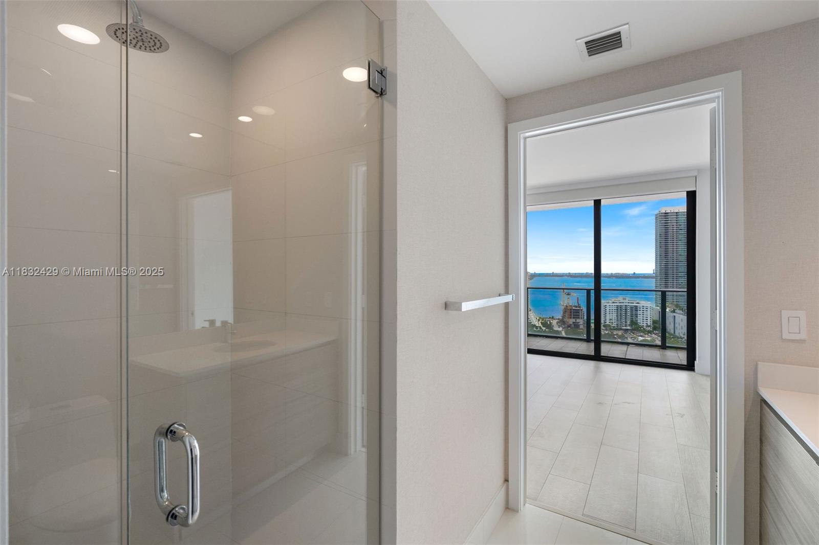 121 NE 34th St # 2507