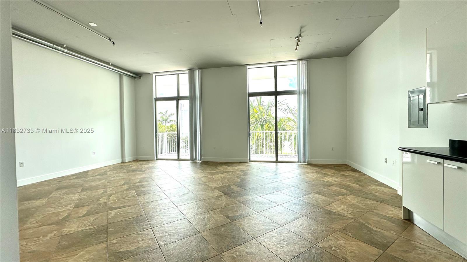 2100 Van Buren St # 301
