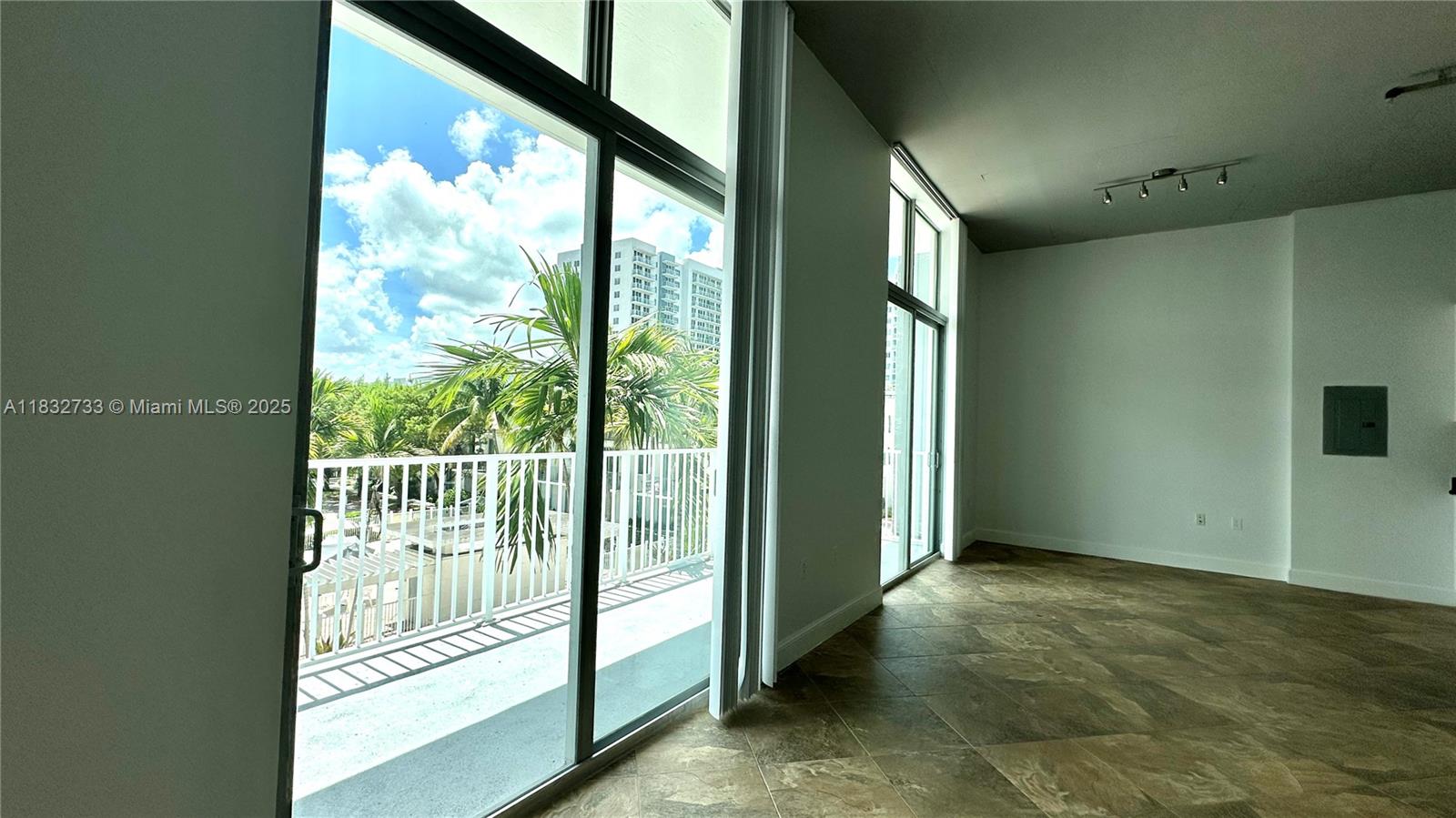 2100 Van Buren St # 301