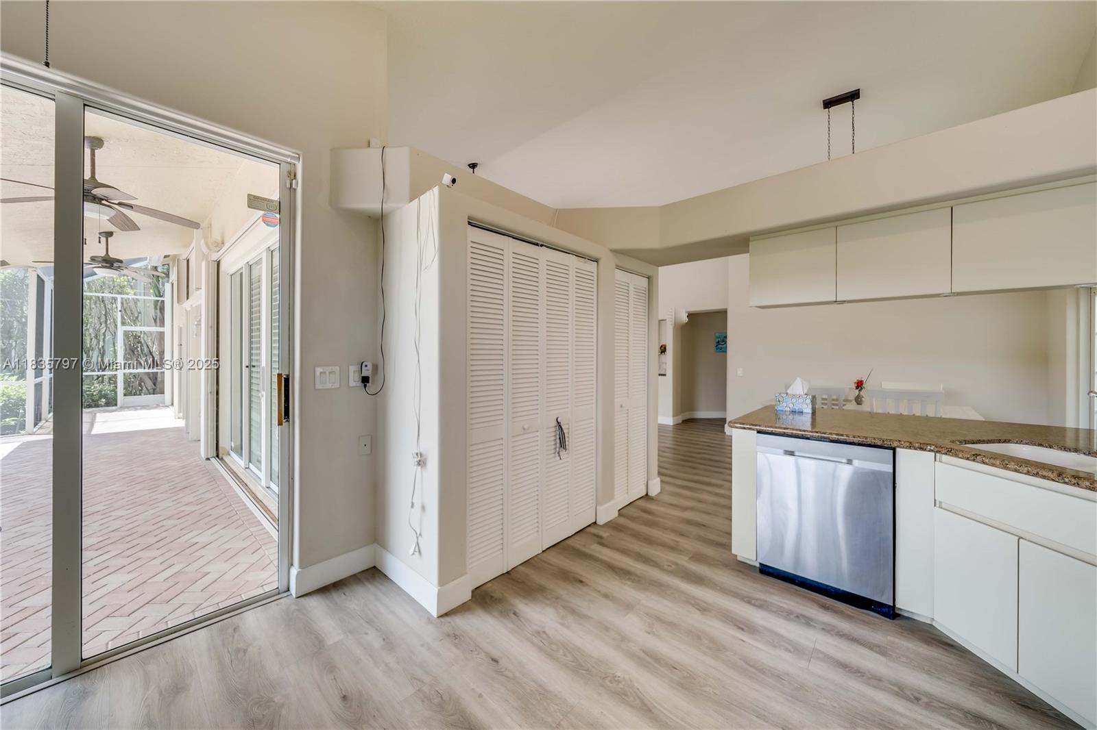 1174 Laguna Springs Dr