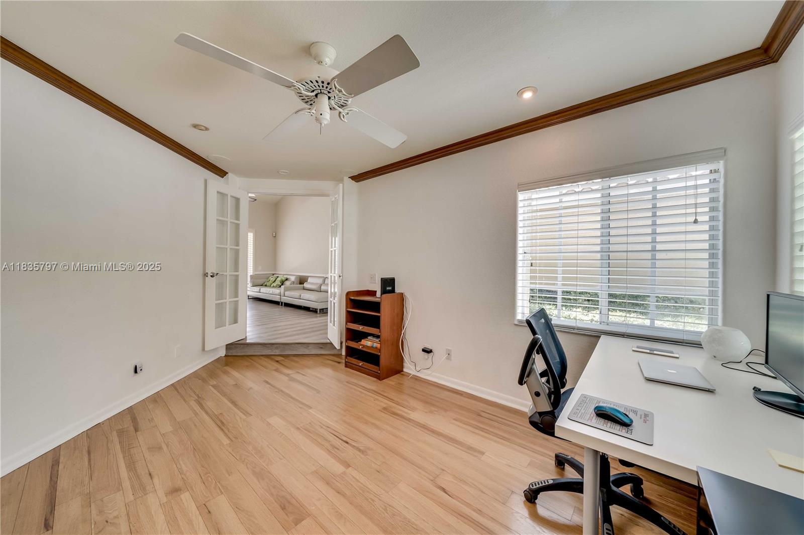 1174 Laguna Springs Dr