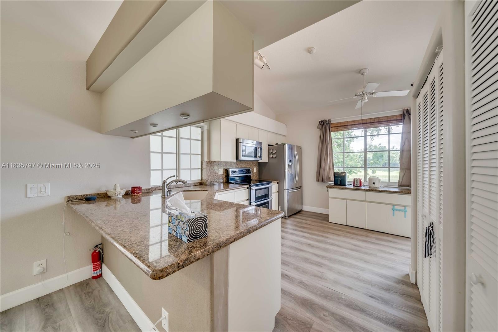 1174 Laguna Springs Dr