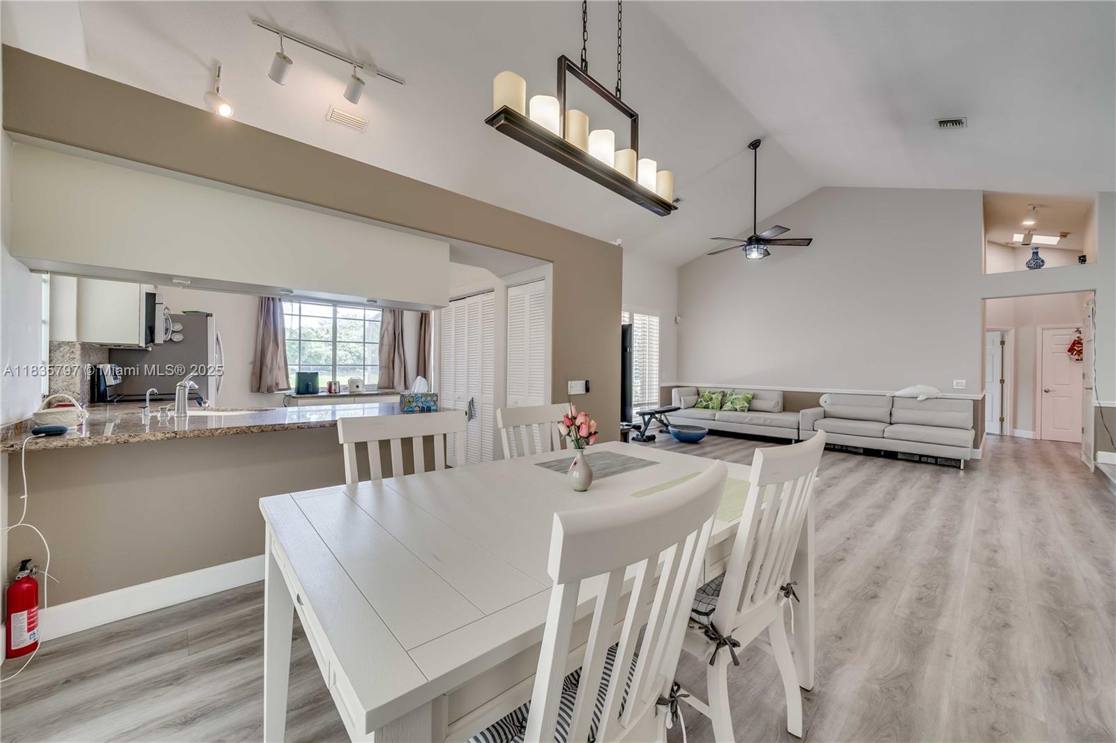 1174 Laguna Springs Dr