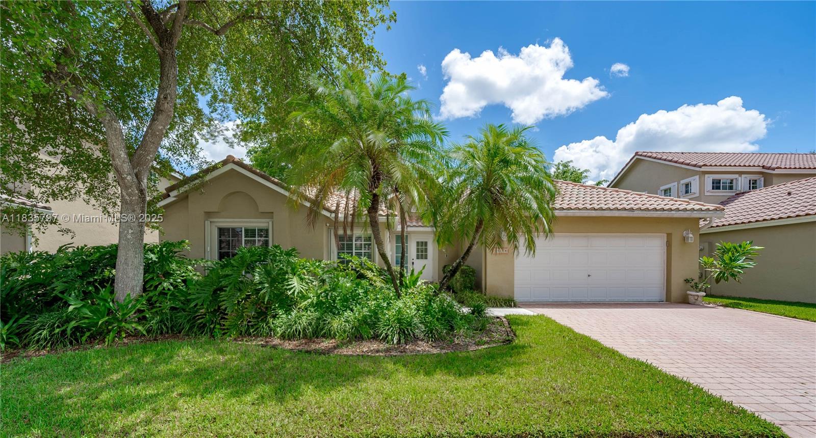 1174 Laguna Springs Dr