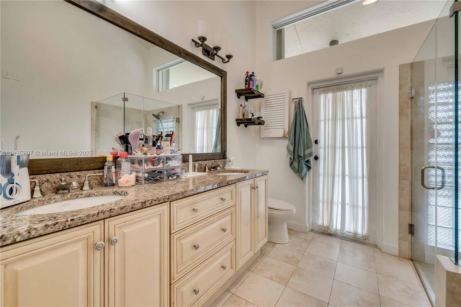 1174 Laguna Springs Dr