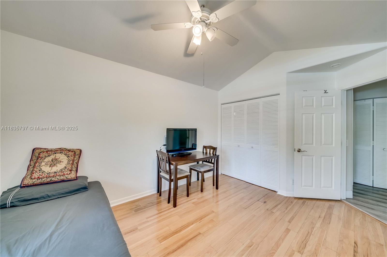1174 Laguna Springs Dr