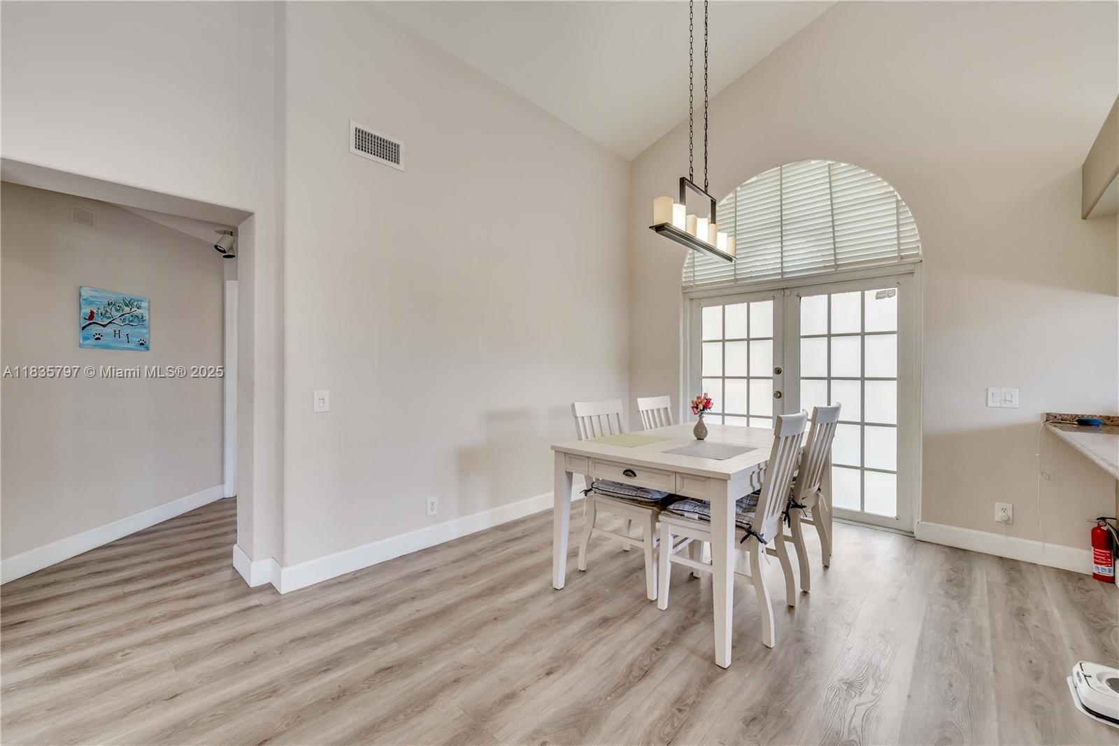 1174 Laguna Springs Dr