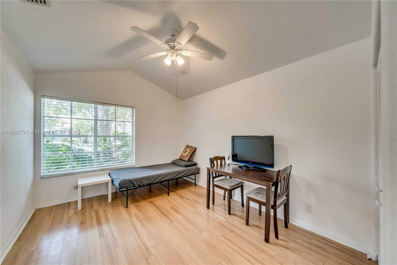 1174 Laguna Springs Dr