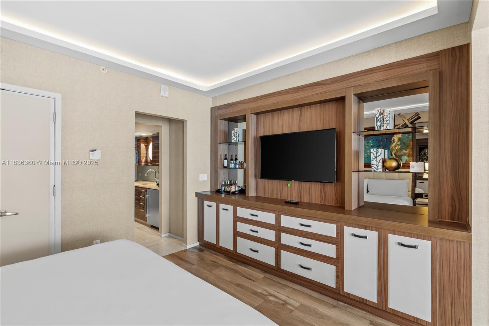 551 N Fort Lauderdale Beach Blvd Unit: R1909