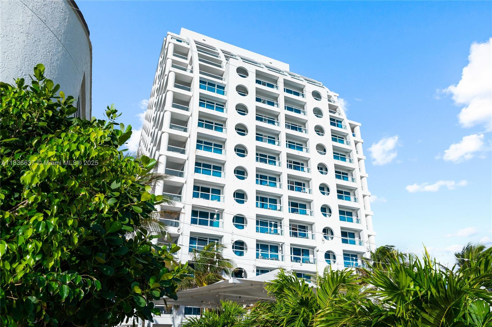 551 N Fort Lauderdale Beach Blvd Unit: R2205