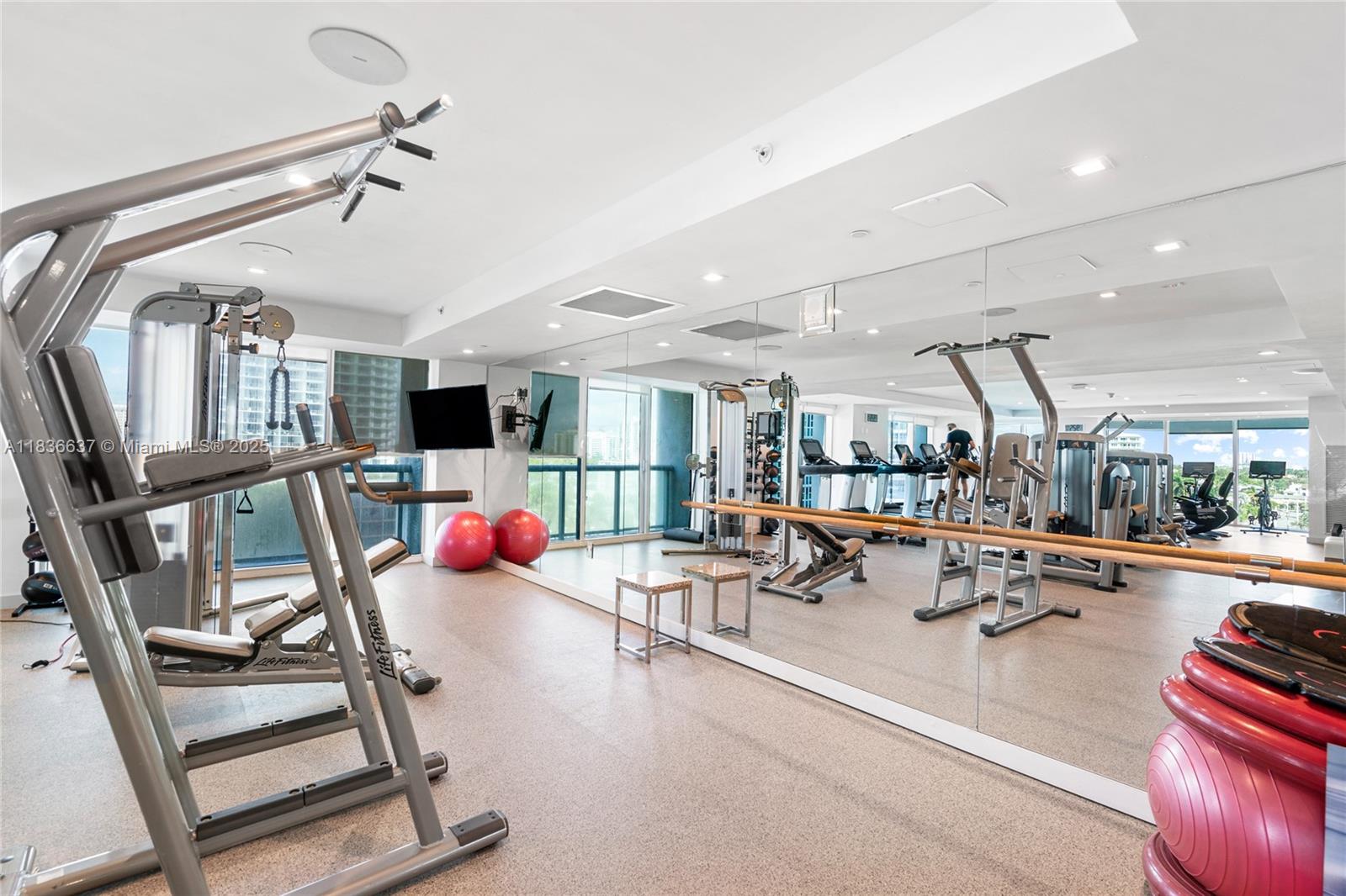 551 N Fort Lauderdale Beach Blvd Unit: R2205