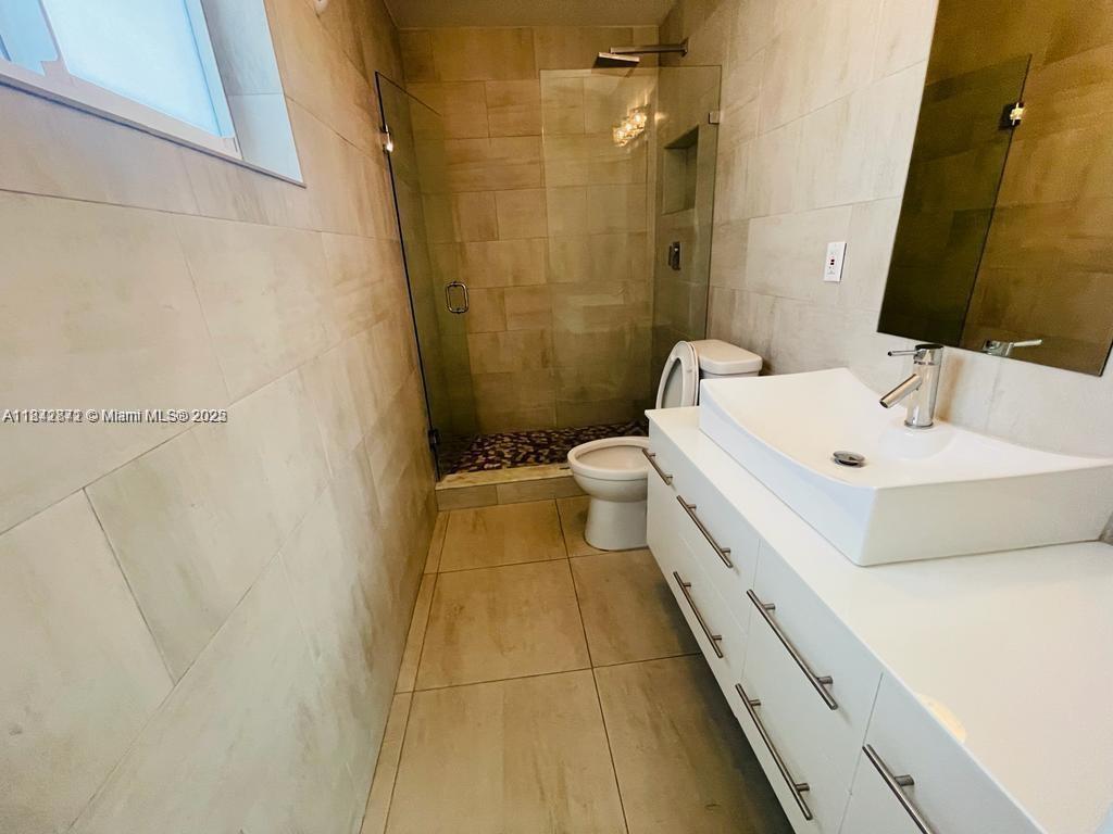 1900 NE 41st St # 0
