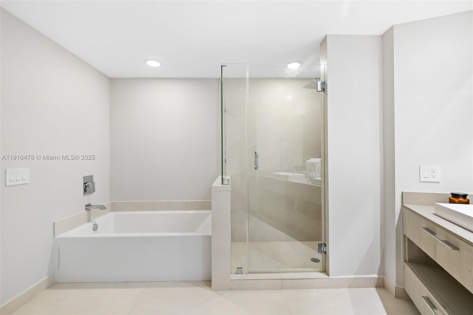 4111 S Ocean Dr # 3001