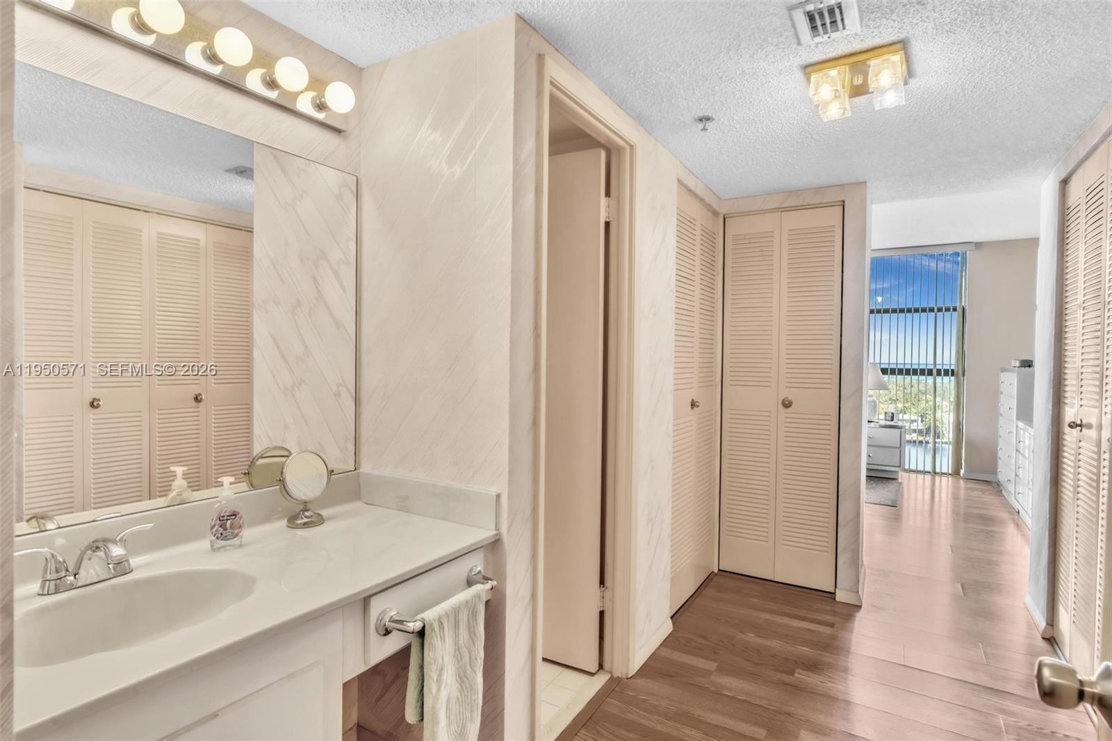 20505 E Country Club Dr # 1533