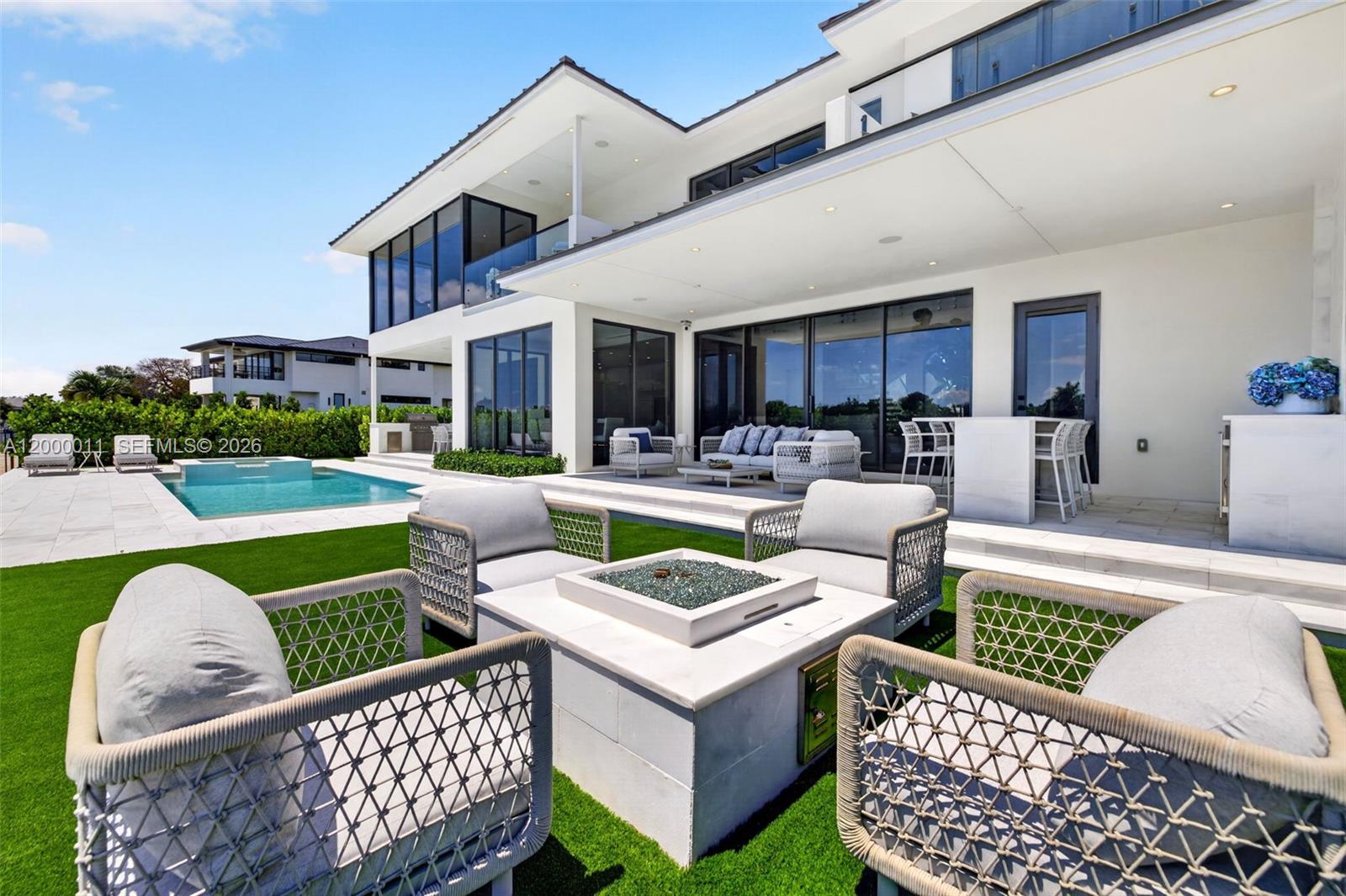 2010 Intracoastal Dr