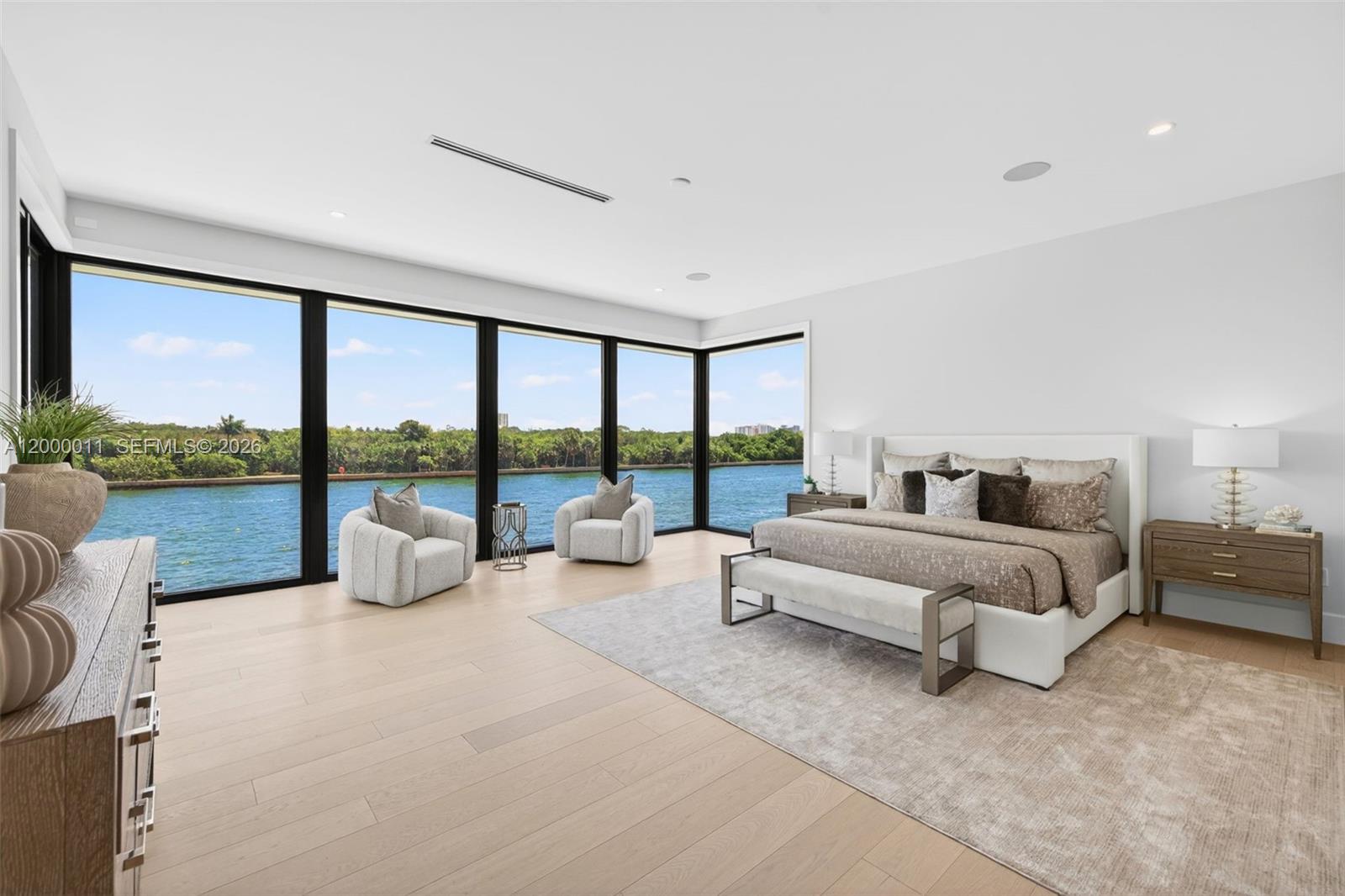 2010 Intracoastal Dr