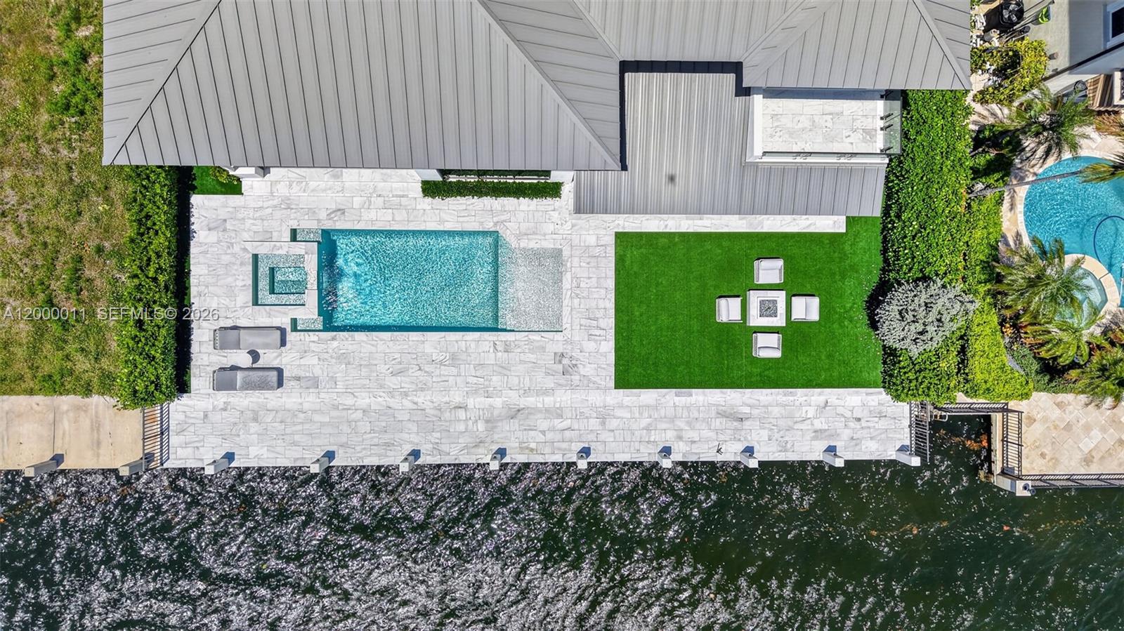 2010 Intracoastal Dr