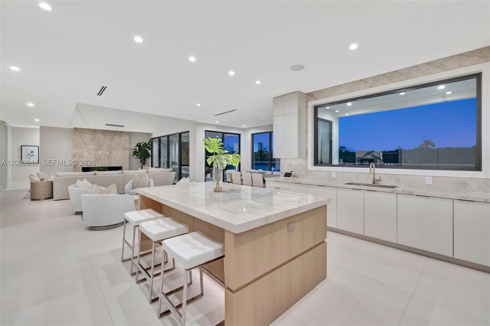 2010 Intracoastal Dr