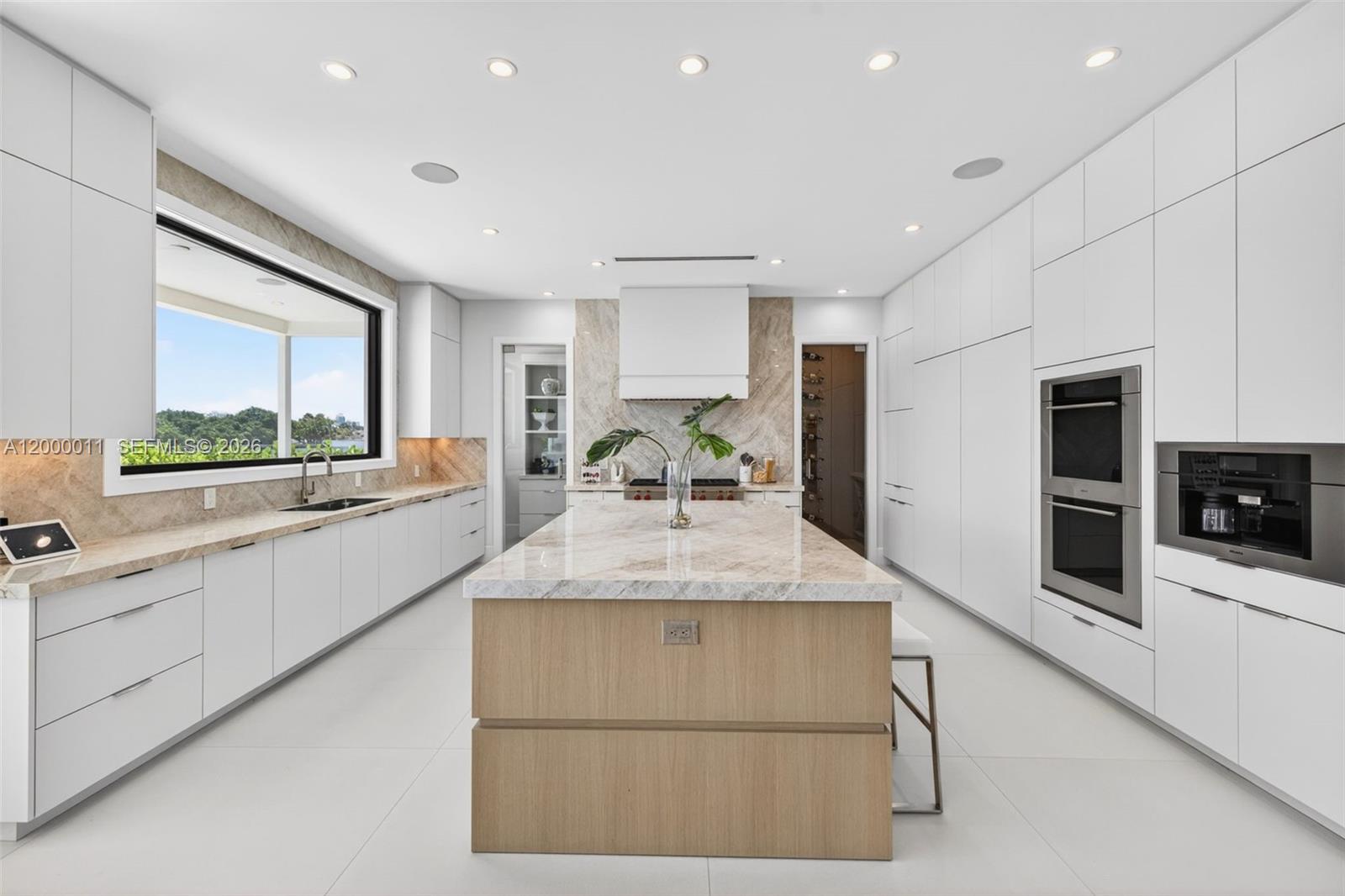 2010 Intracoastal Dr