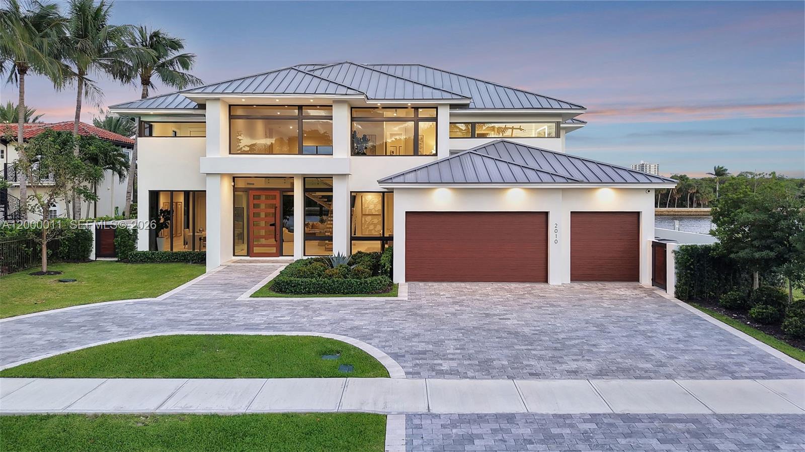 2010 Intracoastal Dr
