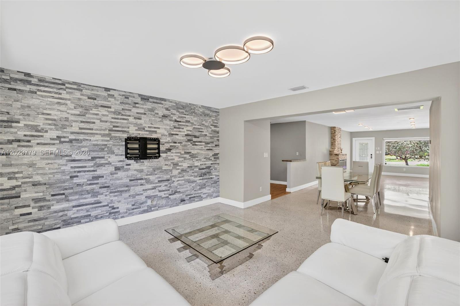 709 NW 9th Ct