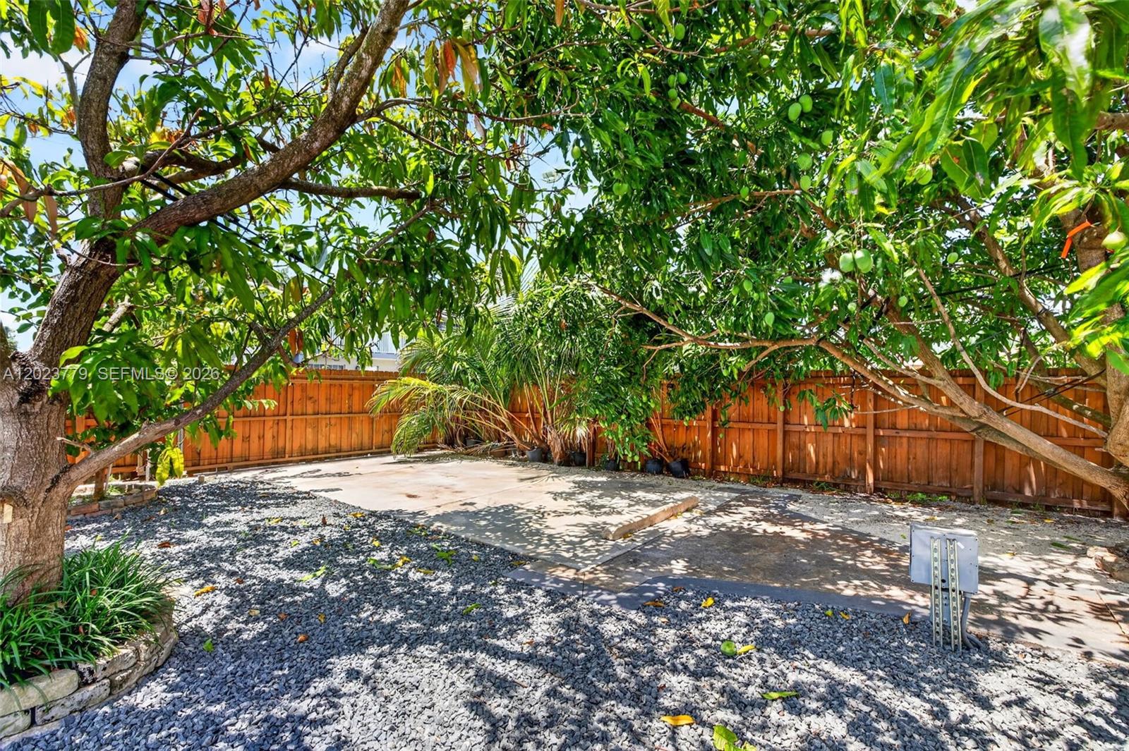 709 NW 9th Ct