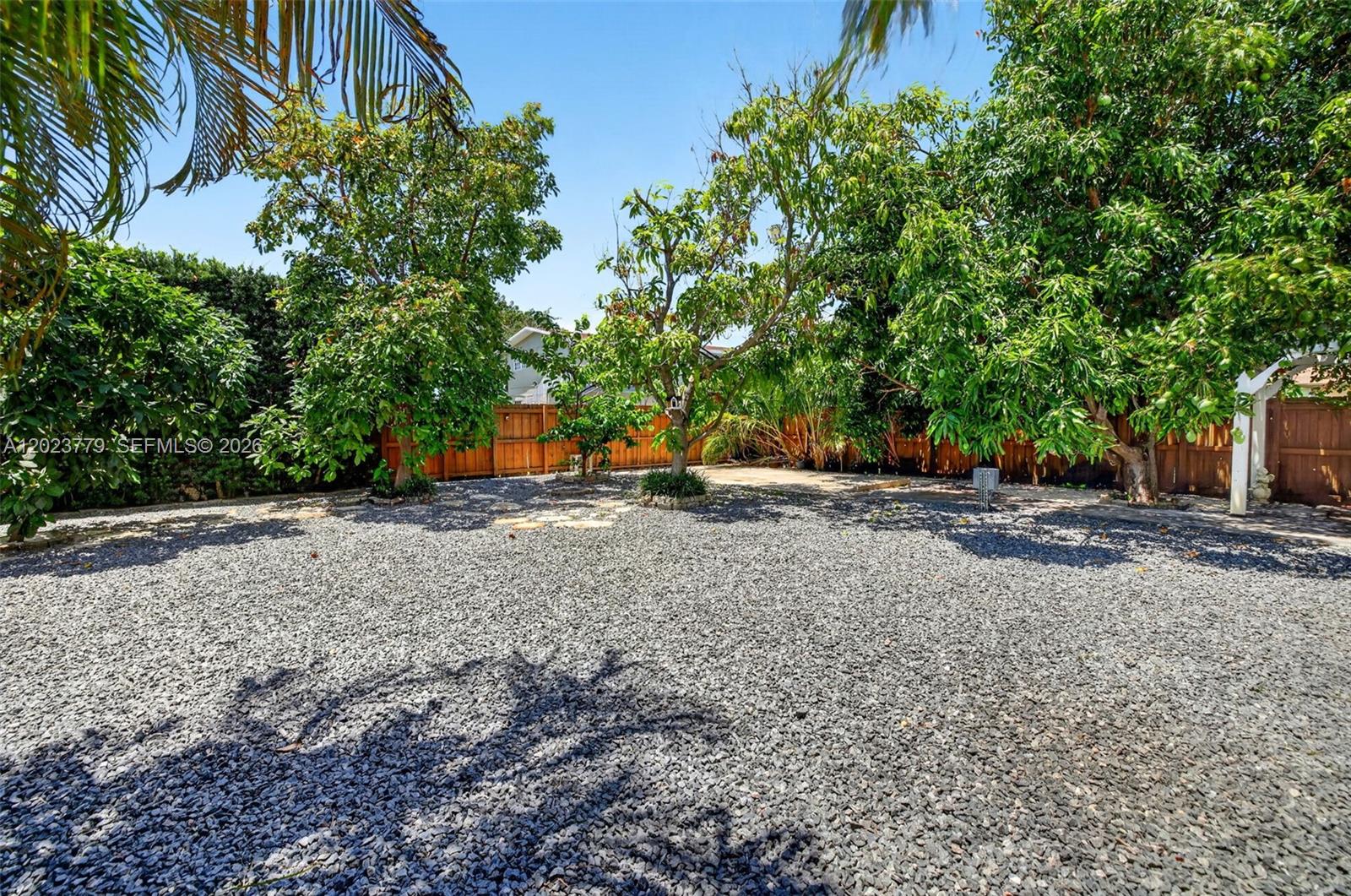 709 NW 9th Ct