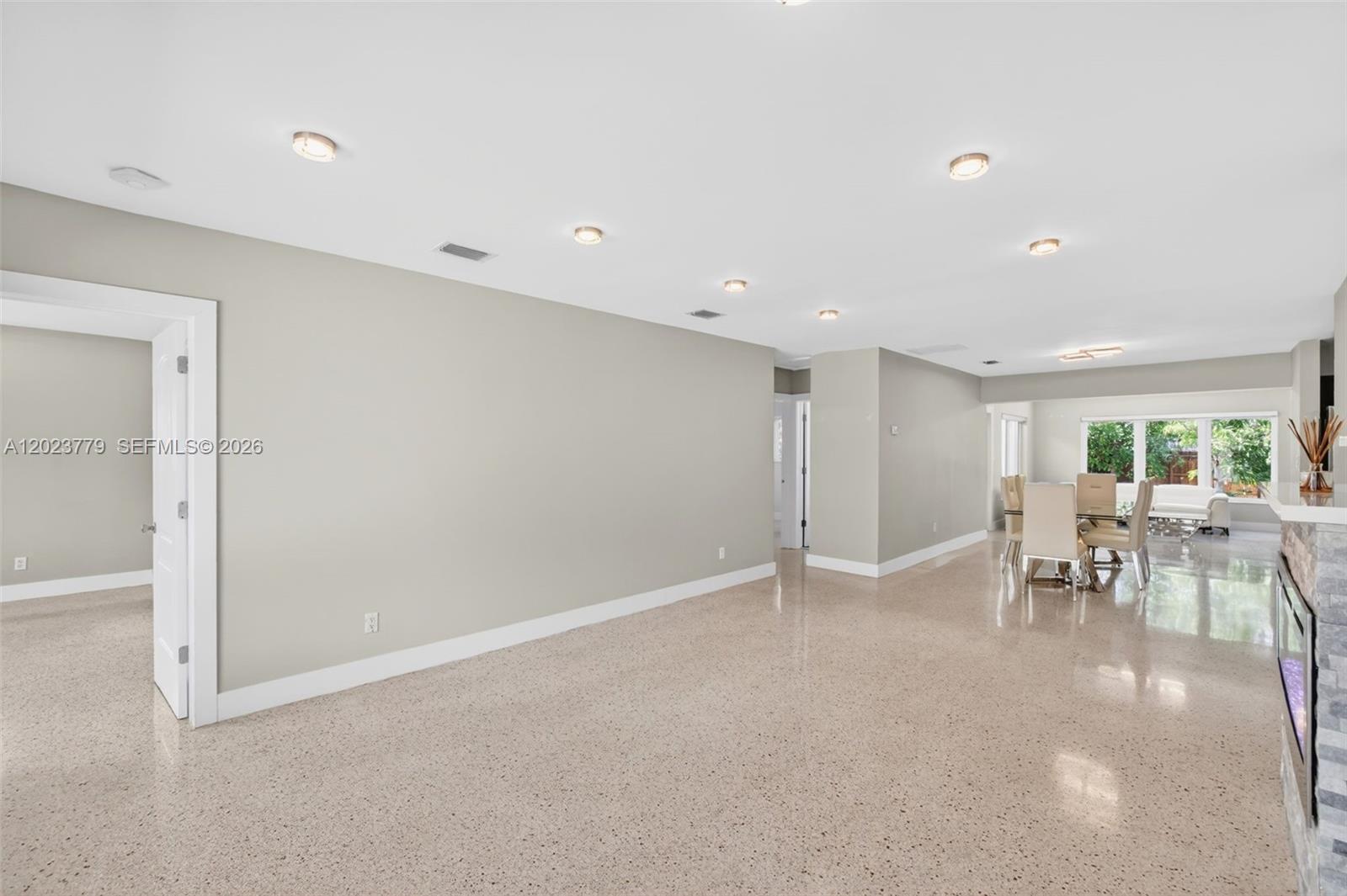 709 NW 9th Ct